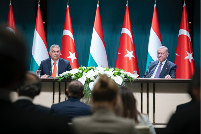 Orbán: Magyarország nagyobb és közvetlen pénzügyi támogatást kér Ankara számára