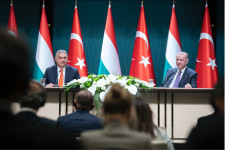 Orbán: Magyarország nagyobb és közvetlen pénzügyi támogatást kér Ankara számára
