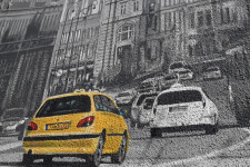 Rengeteg az utas, de a sofőrök eltűntek, a díjemelés mentheti meg a taxispiacot