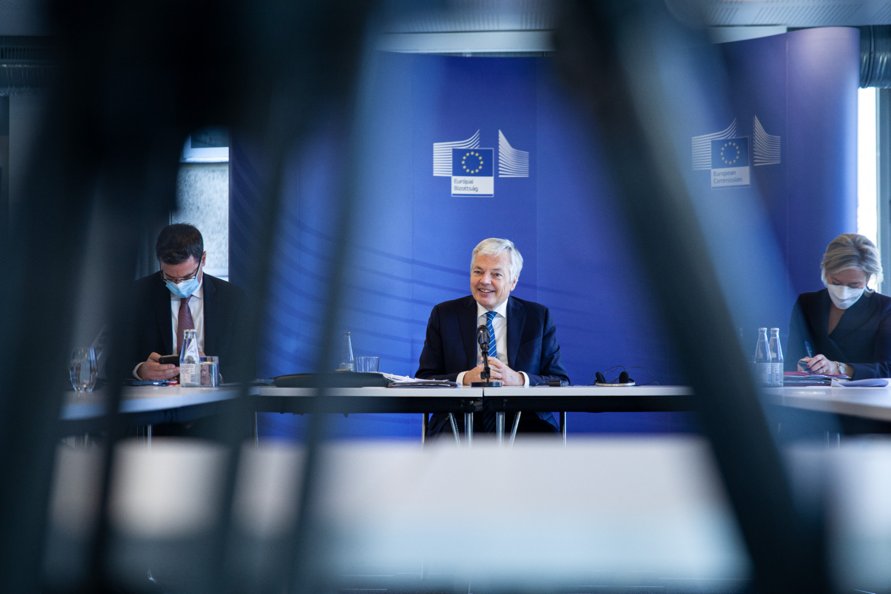Nem pécézte ki az Európai Bizottság Magyarországot, de megkövetelik az uniós jog betartását