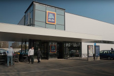 Tonhalas szendvicset hívott vissza az Aldi