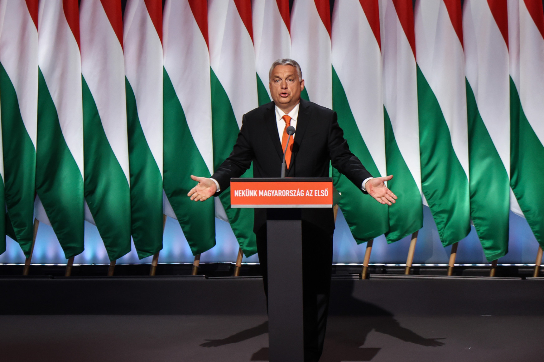Orbán Viktor: Mi magyarok vagyunk, és nem hülyék