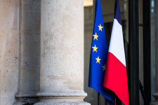 Tavaly megváltozott Franciaország hivatalos zászlaja, de csak most vették észre a franciák