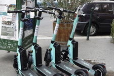 Saját magát buktatja le a Budapesten és Siófokon is aktív e-rolleres cég