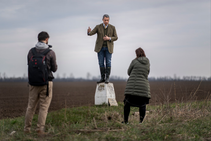 Lázár János: Elég a külföldi diszkontokból!