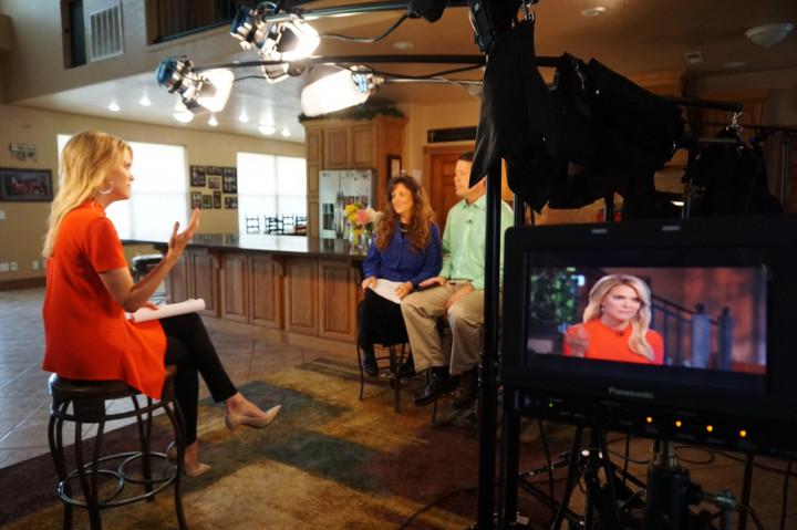 Megyn Kelly és a Duggar szülők a Fox News 2015-ös interjúján – Fotó: Fox News / Getty Images