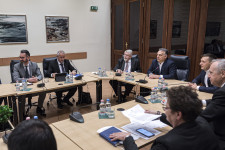 Csak enyhén szigorított a magyar kormány, pedig egy rövid kijárási korlátozás még jót is tehetett volna neki