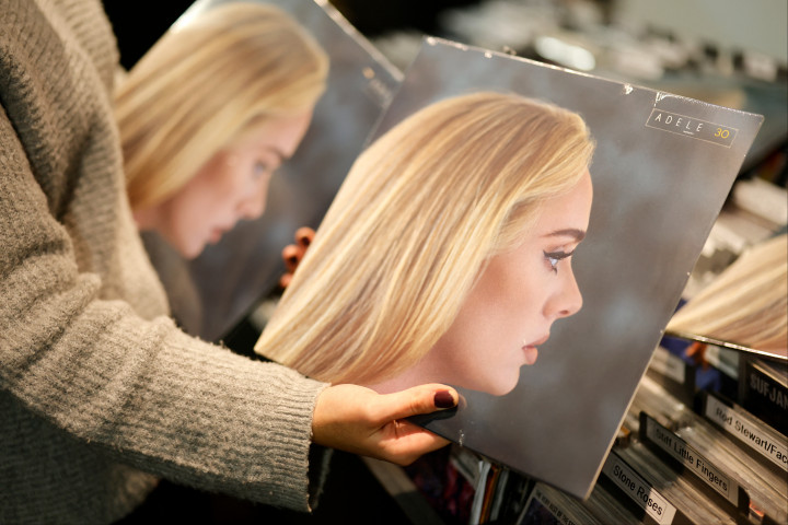 Adele kérésére levette a Spotify a keveréses lejátszást az albumok oldalain