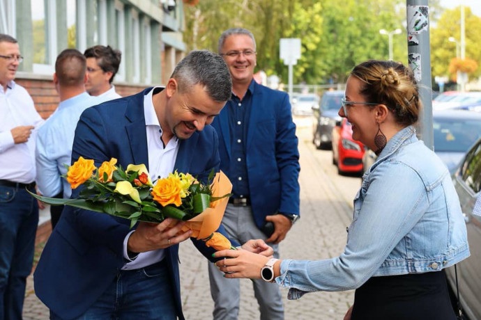 Bement egy lakásba a kabinetfőnökével Jakab Péter, a Bors házasságtöréssel vádolta meg