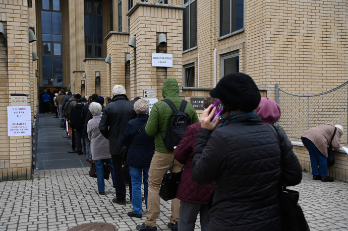 Javarészt harmadik oltásért mentek az emberek az oltási akcióhét első napján