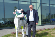 Egy forintért adta el a repülőteret, de továbbra is önti bele a pénzt a debreceni ingatlanfejlesztő