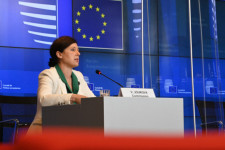 Hazai pártok körmére is nézhet az Európai Bizottság a politikai reklámtevékenységről szóló új javaslatával