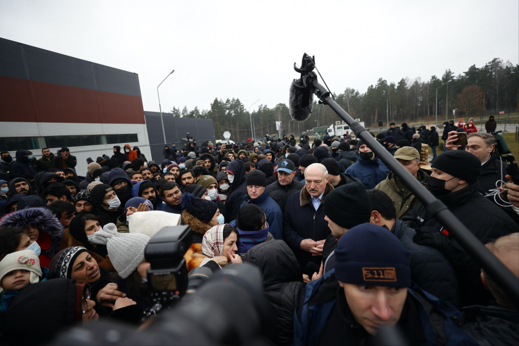 Lukasenko szerint mindössze 150 menekült van a lengyel–belarusz határon