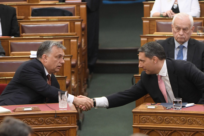 Lázár szinte szóról szóra azt gondolja az ultizásról, mint Orbán