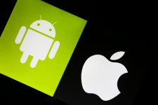 Olaszország 10-10 millió eurós büntetést szabott ki az Apple-re és a Google-re