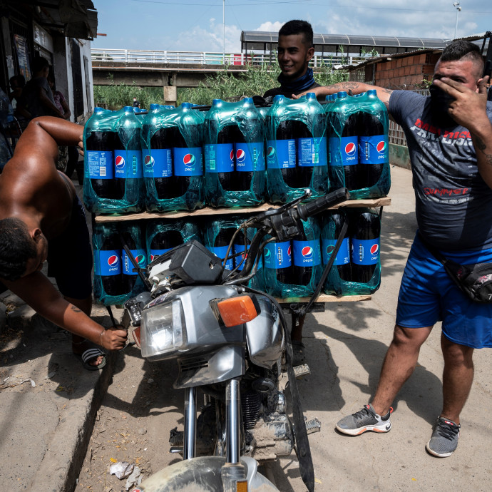 Teljes összeomlást hoztak össze a világ legnagyobb olajtartalékán ülve, de most elkezdtek talpra állni