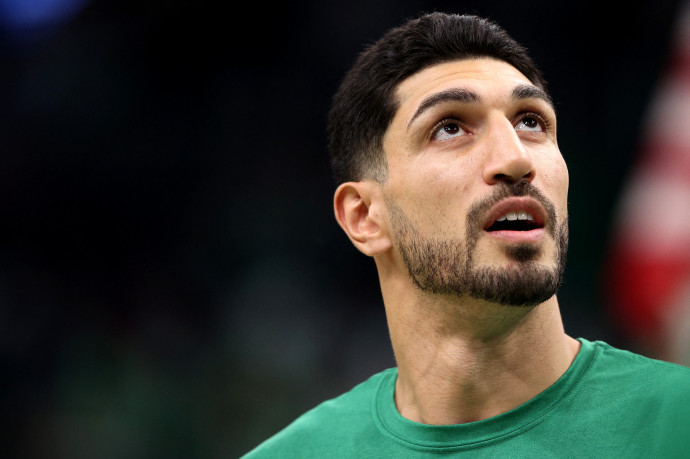 Enes Kanter Freedomra változtatja a nevét a Törökországból száműzött NBA-játékos