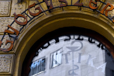 Előre a múltba, Magyarországon betiltják az online gyógyszer-kereskedelmet