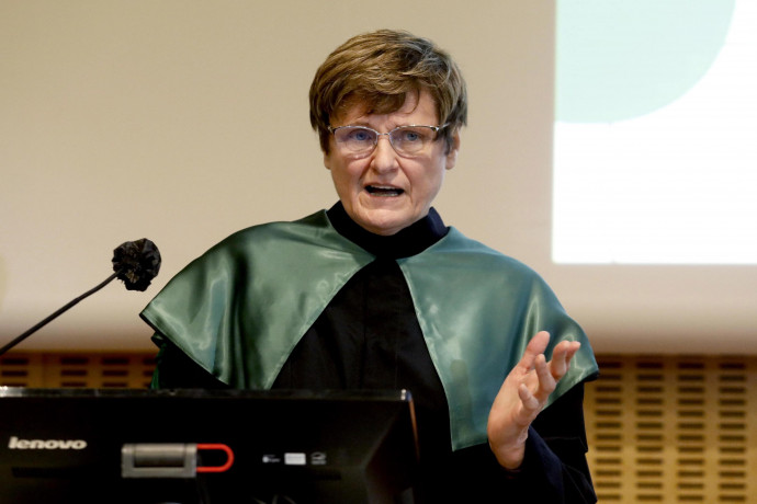 Karikó Katalin a Szegedi Egyetem professzora lett, és induló kutatására fordítja az egyik legrangosabb díja után járó 53 millió forintot