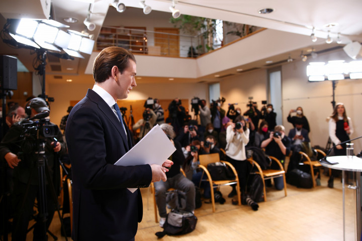 Sebastian Kurz a csütörtök délelőtti sajtótájékoztatóján – Fotó: Lisi Niesner / Reuters