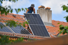 35 ezer háztartás kaphat EU-s ingyenpénzt napelemre és fűtéskorszerűsítésre, kicsit módosultak a szabályok
