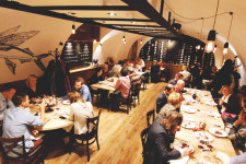 Újabb kultikus étterem zár be Budapesten, a Fricska