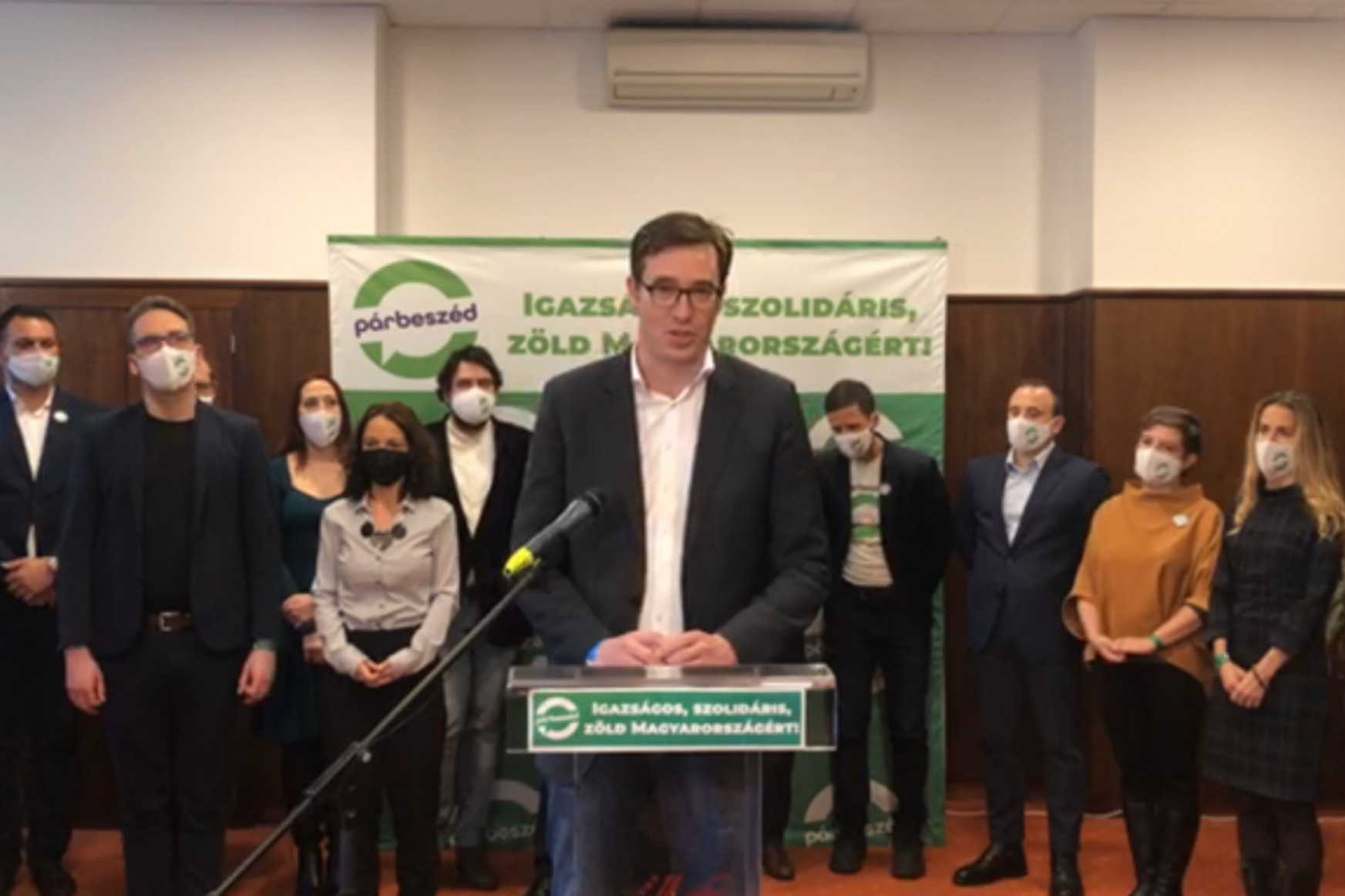Karácsony vezeti a Párbeszéd listáját, de nem készül a parlamentbe