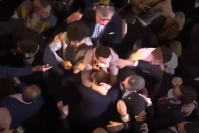 Nyakon ragadták Zemmourt első kampánygyűlésén