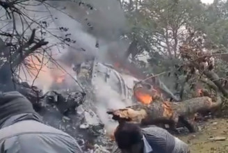 A vezérkari főnökkel a fedélzetén zuhant le egy katonai helikopter Indiában