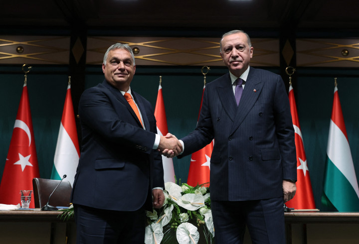 Orbán Viktor és Recep Tayyip Erdoğan 2021. november 11-én Ankarában – Fotó: Murat Kula / Anadolu Agency / AFP