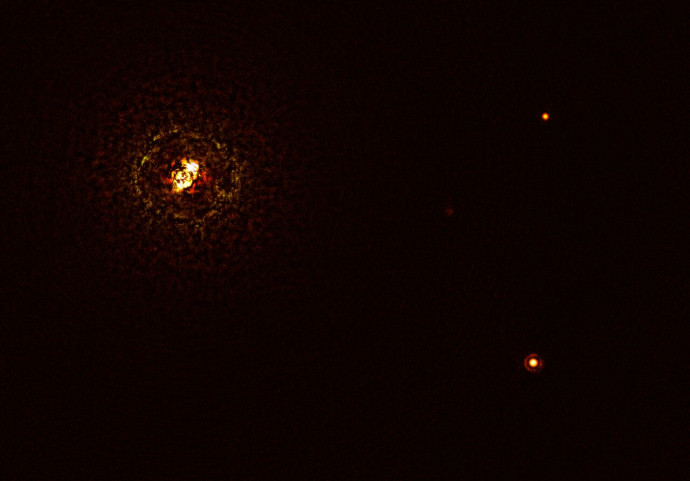 A b Centauri kettőscsillag és a nagy méretű exobolygó – Fotó: European Southern Observatory