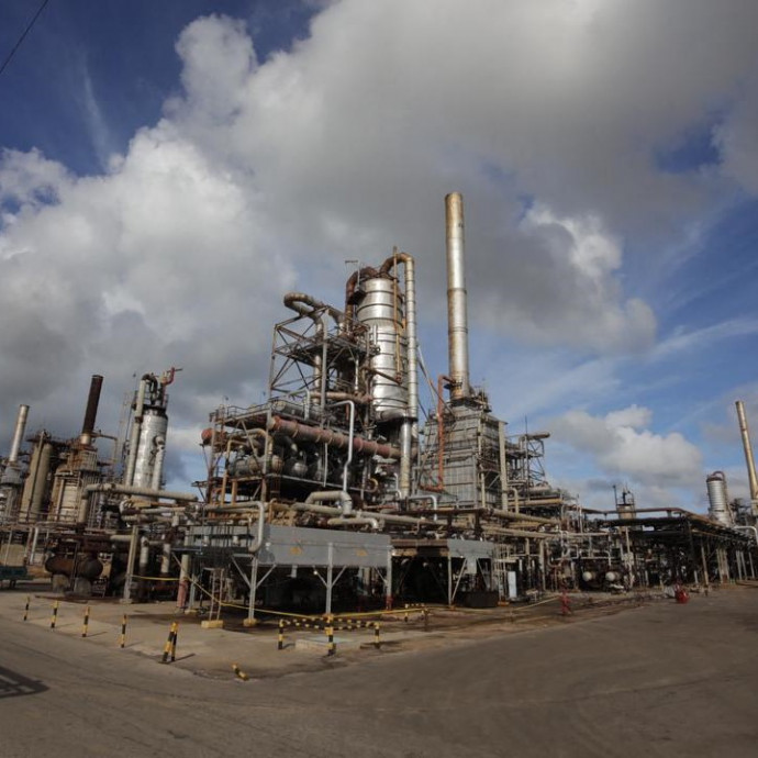 Táskányi készpénzkötegekkel hoztak működésbe egy csődbe ment olajipari óriást