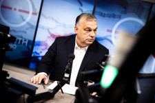 Orbán Viktor bement a Kossuth rádióba, és egyetlen szót sem mondott a hét legfontosabb közéleti történéséről