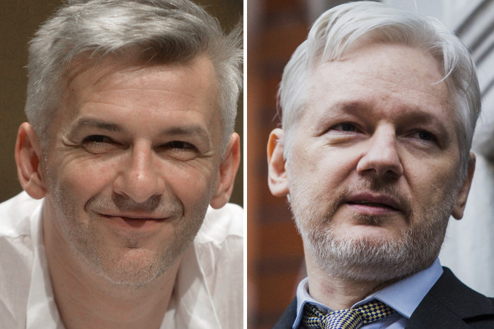 Alföldi Róbert és Julian Assange, ikertornyok – Fotó: MTI – AFP