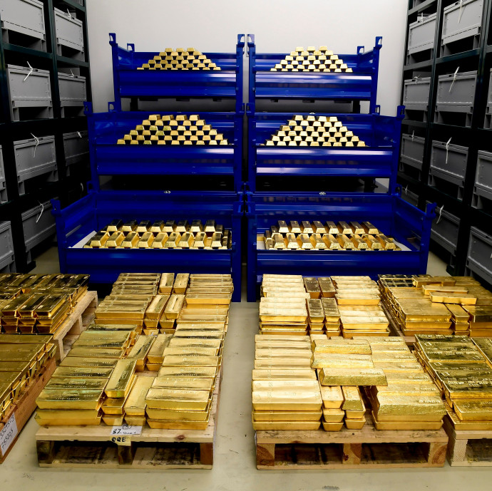 Több tízezres ajándék pénzt lehet most összeszedni a bankoktól