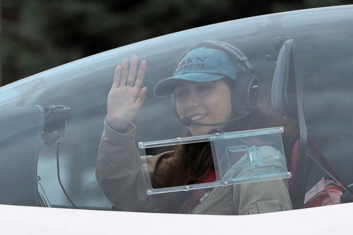 A világ legfiatalabb női pilótájaként kerülheti meg a Földet egy 19 éves belga lány