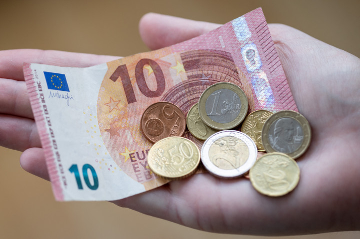 Eurócsatlakozás: inkább az inflációról és a forintárfolyamról kéne beszélni