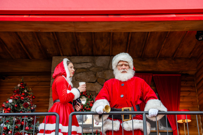 Noto püspökének értelmében vett kommersz Coca Cola-Mikulás – Fotó: Romy Arroyo Fernandez / NurPhoto / NurPhoto via AFP