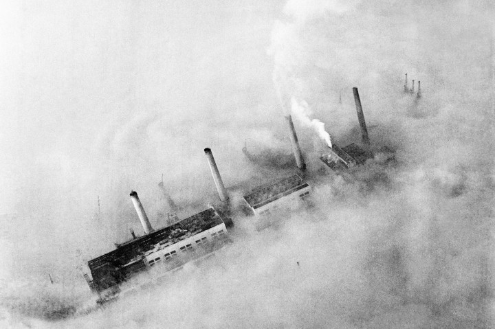 Légi felvétel egy East End-i gyárról 1952-ben – Fotó: Daily Mirror / Getty Images
