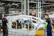 Váratlan irányból jöttek elő a magyar gazdaság autóipari függésének veszélyei