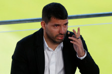 Sírva jelentette be visszavonulását Sergio Agüero, a modern futball egyik legjobb támadója