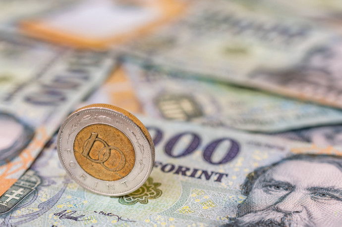 370 fölé gyengült a forint az euróval szemben