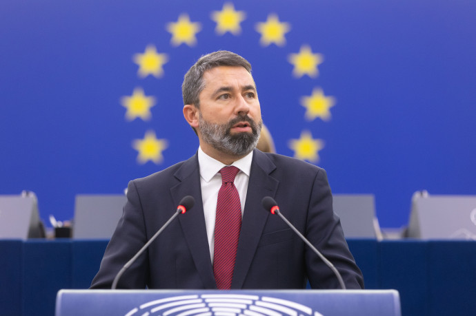 Hidvéghi Balázs, a Fidesz EP-képviselője a szerdai vitán – Fotó: Fred Marvaux / Európai Parlament