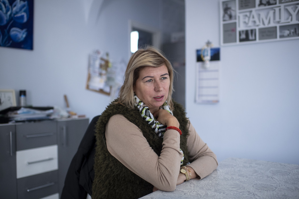 Ági ápolói szakképesítéssel és német nyelvvizsgával több mint 10 éve dolgozik Ausztriában bentlakásos idősgondozóként – Fotó: Bődey János / Telex