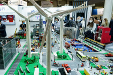 Hiába próbálja zöldnek beállítani a műanyag kockáit a Lego, messze van még attól, hogy tényleg az legyen