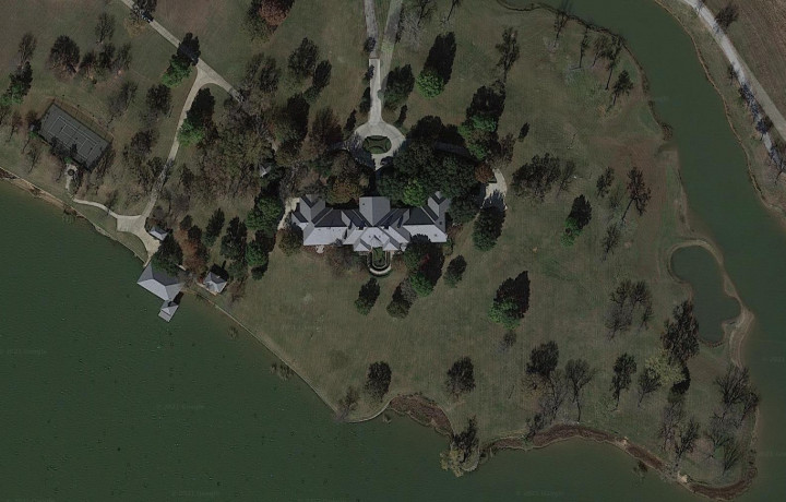 A lelkész tóparti paplakja – Kép: Google Maps