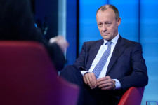 Friedrich Merz lett Angela Merkel pártjának új elnöke