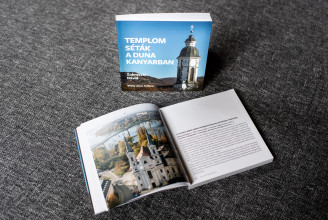 Templomséták a Dunakanyarban címmel jelent meg útikalauz a Telex fotósának több mint száz fotójával