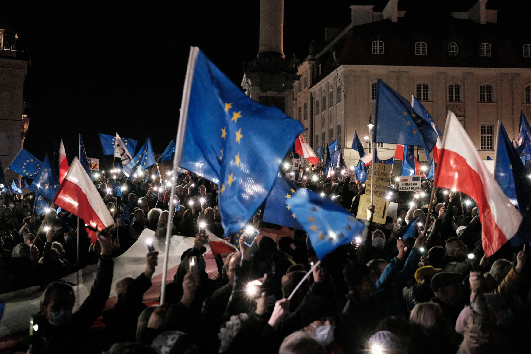 Lengyelországban is bevetették az ellenzék kulcsfigurái ellen a Pegasust