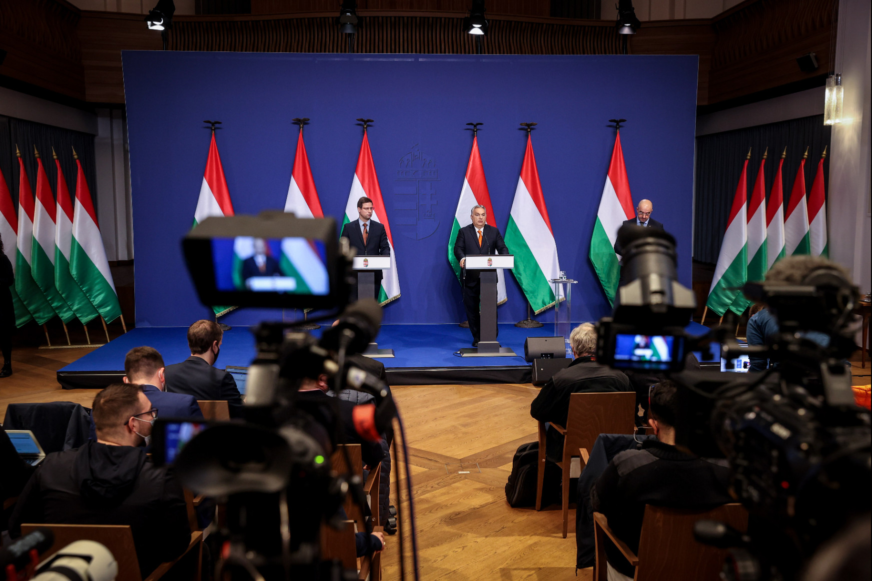 Orbán: Jön Gyuri bácsi, és hozza az összes haverját